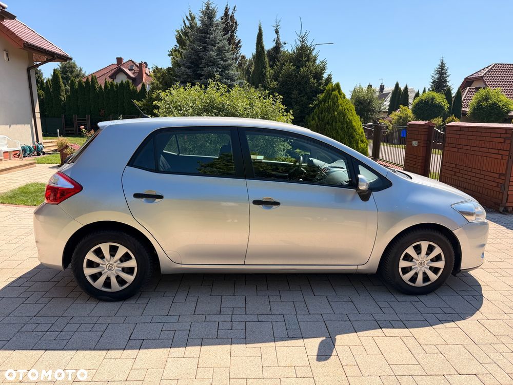 Toyota Auris 1.33 VVT-i Active - 2