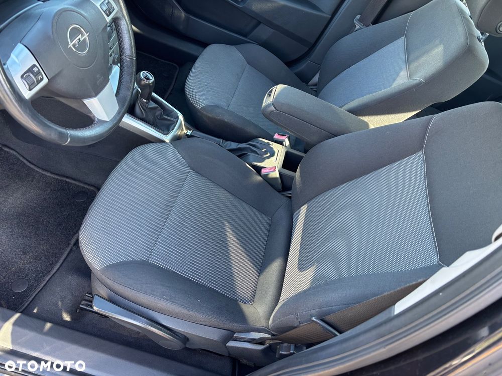 Opel Astra 1.6 Edition 111 Jahre - 22