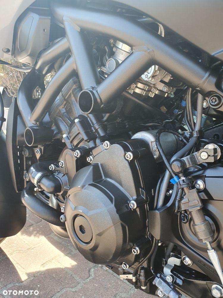 Yamaha NIKEN - 16
