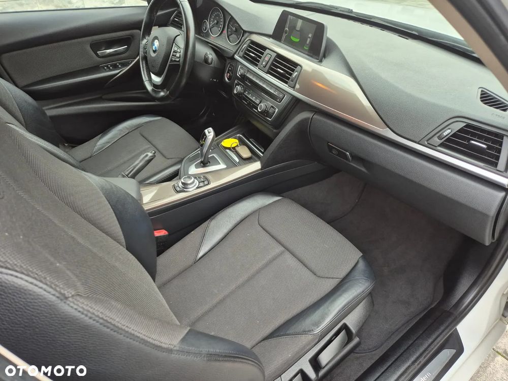 BMW Seria 3 318d Touring Modern Line - 11