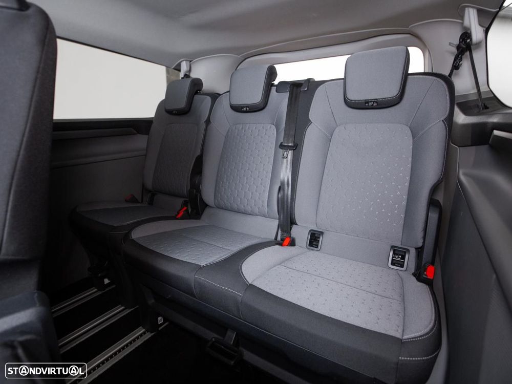 Ford Tourneo Custom — fotografia 9