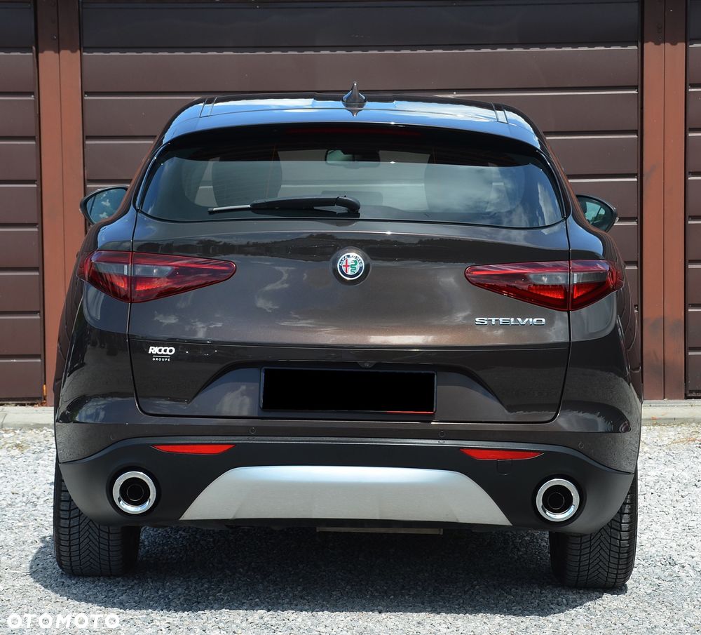 Alfa Romeo Stelvio 2.2 16V AT8 Business - 3