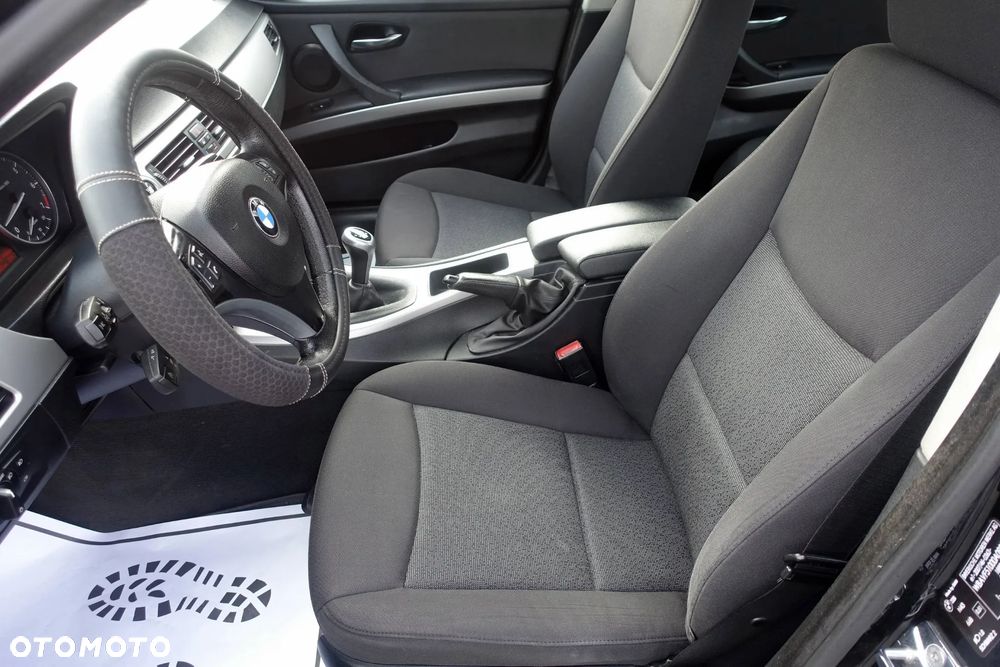 BMW Seria 3 318i Edition Sport - 10