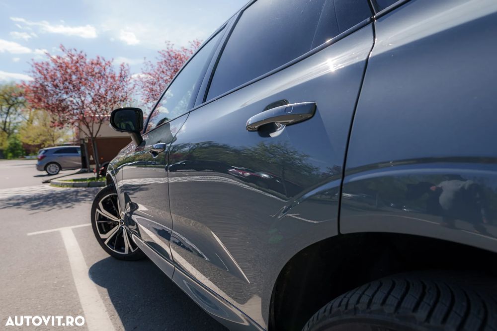 Volvo XC 60 B5 MHEV AT AWD Ultimate Dark - 6