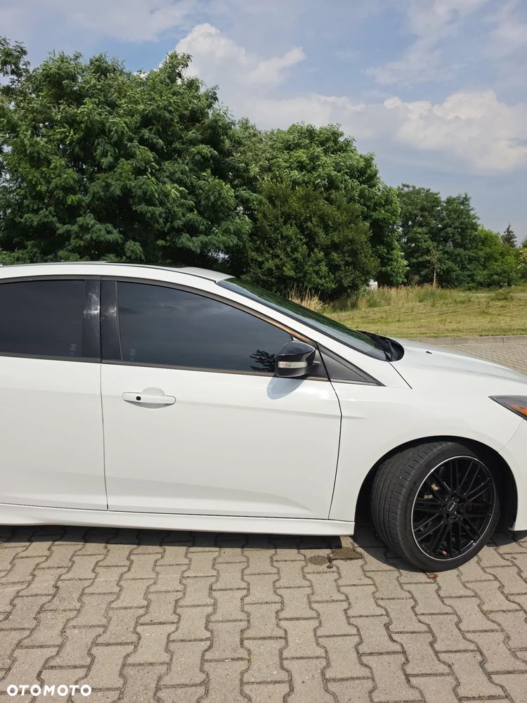 Ford Focus ST - 14