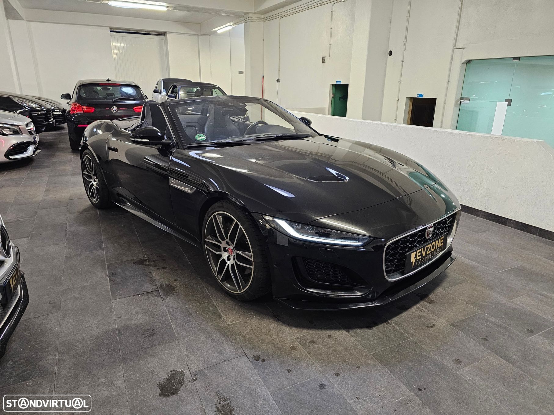 Jaguar F-Type 2.0 i4 R-Dynamic Black - 1