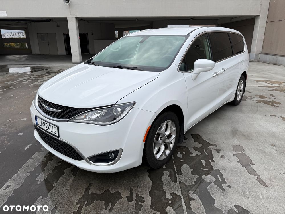Chrysler Pacifica - 3