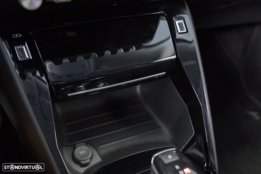 Peugeot e-2008 50 kWh Allure Pack - 39