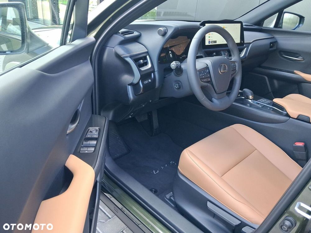 Lexus UX - 10