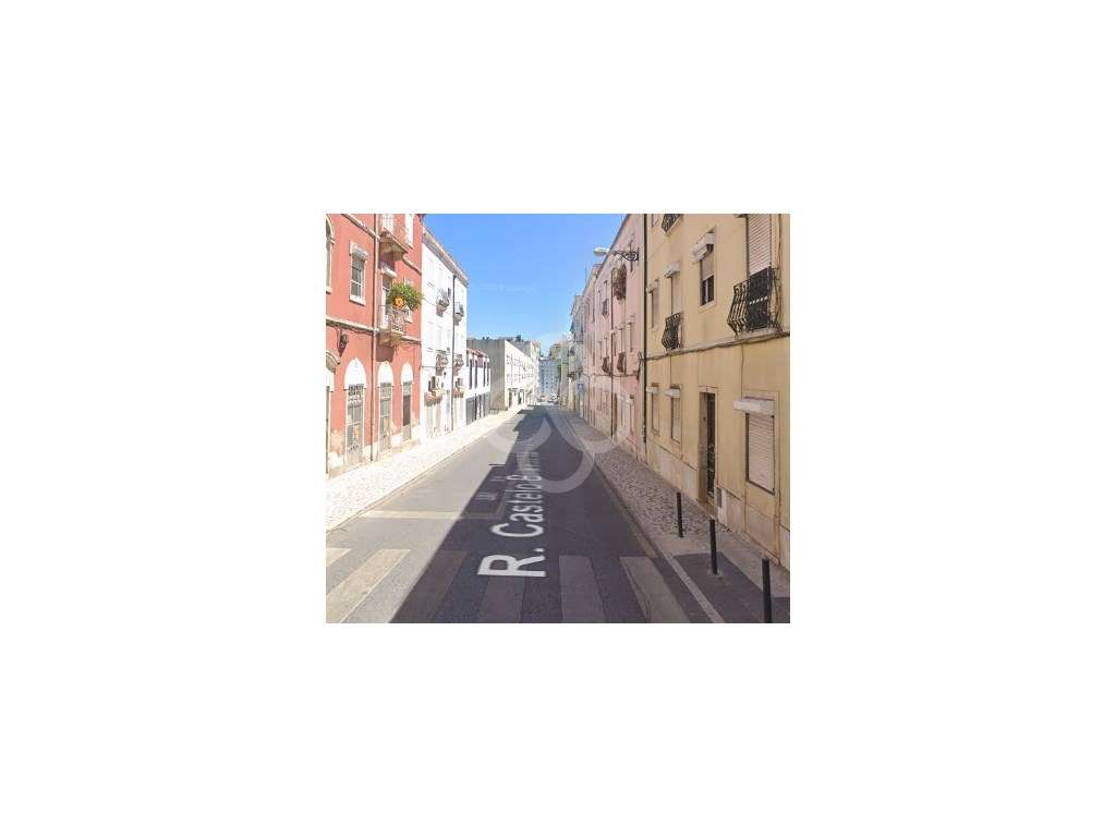 Prédio na zona de sapadores para remodelação total em Lisboa - Grande imagem: 2/6