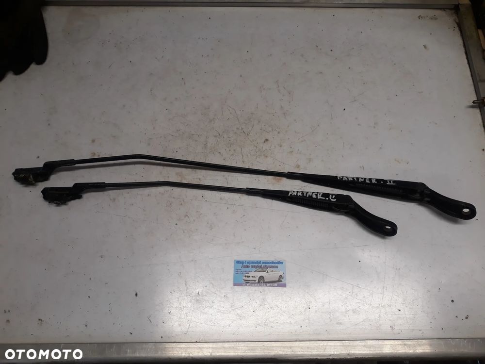 RAMIONA WYCIERACZEK PEUGEOT PARTNER II LIFT 2010r  9682974380 (KOMPLET) - 1