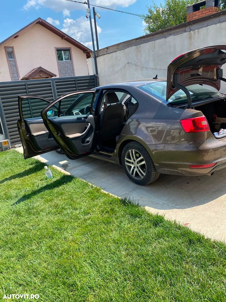Volkswagen Jetta 1.6 TDI CR DPF Comfortline - 2