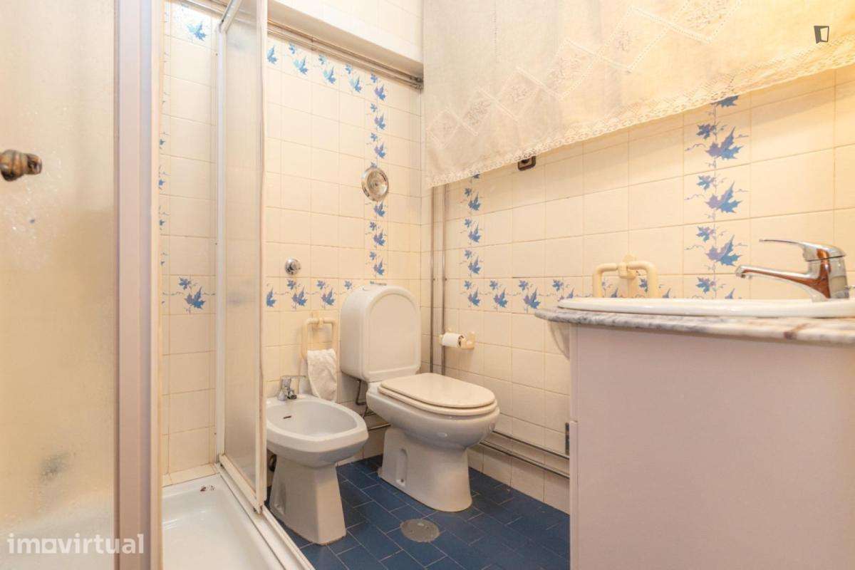 Quarto - localizado em Olivais Coimbra - Grande imagem: 2/13