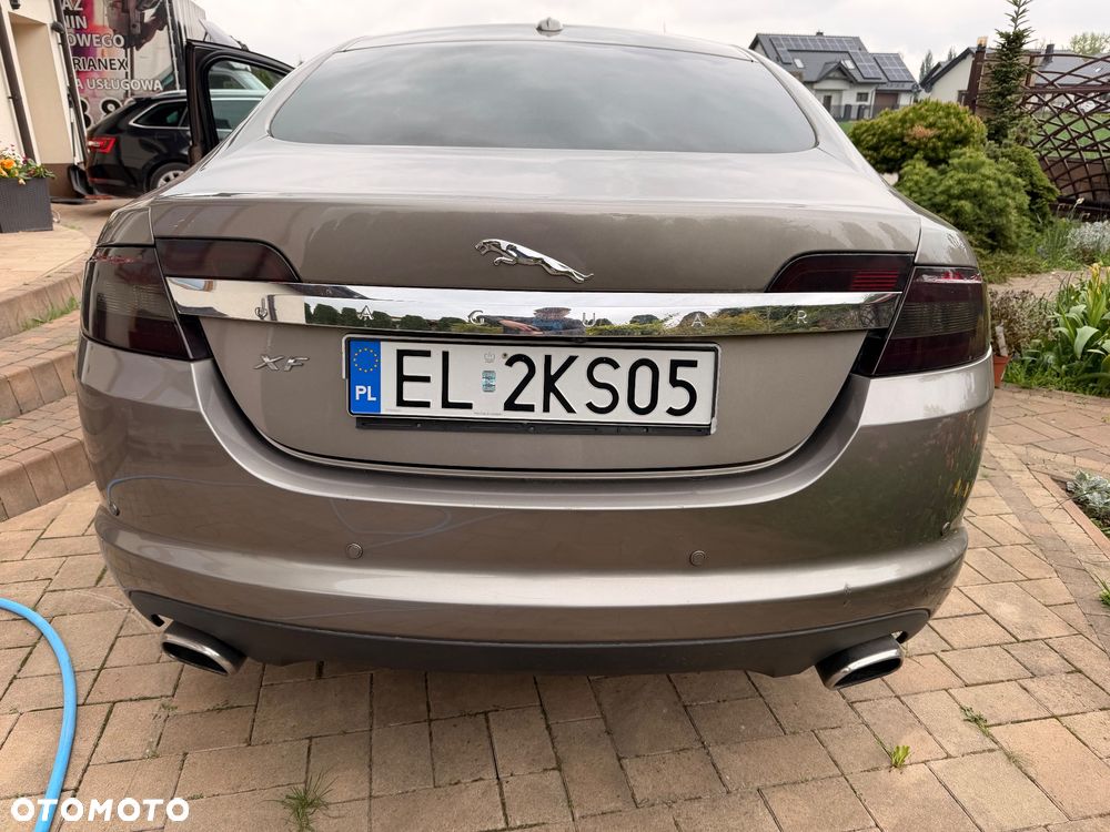 Jaguar XF - 3