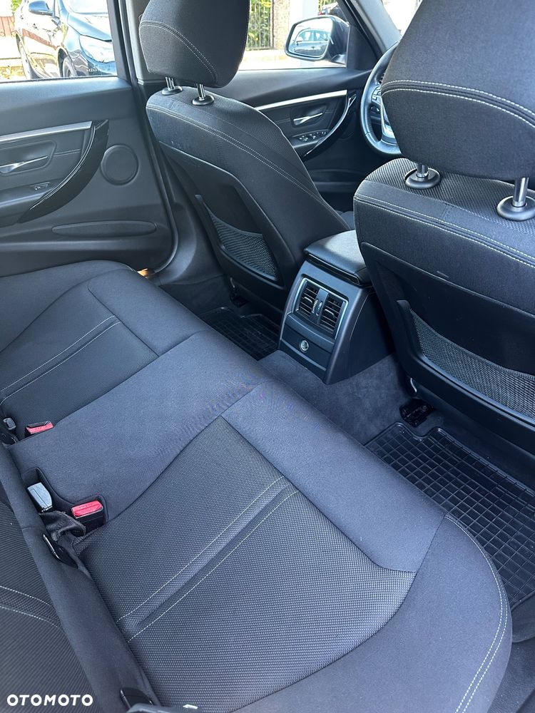 BMW Seria 3 320d - 13