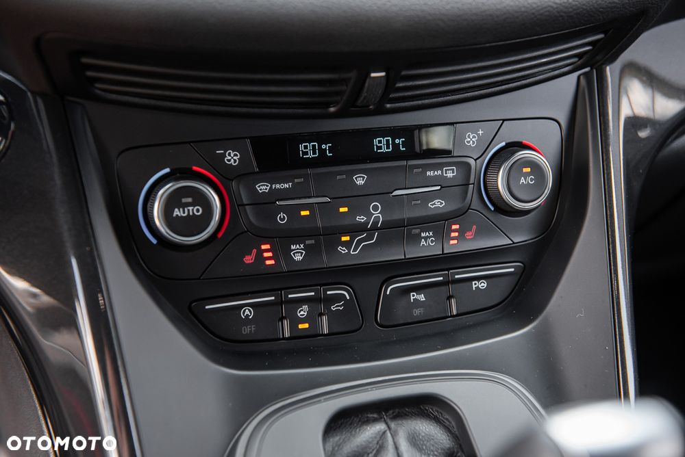 Ford Kuga 2.0 EcoBlue AWD ST-Line - 28