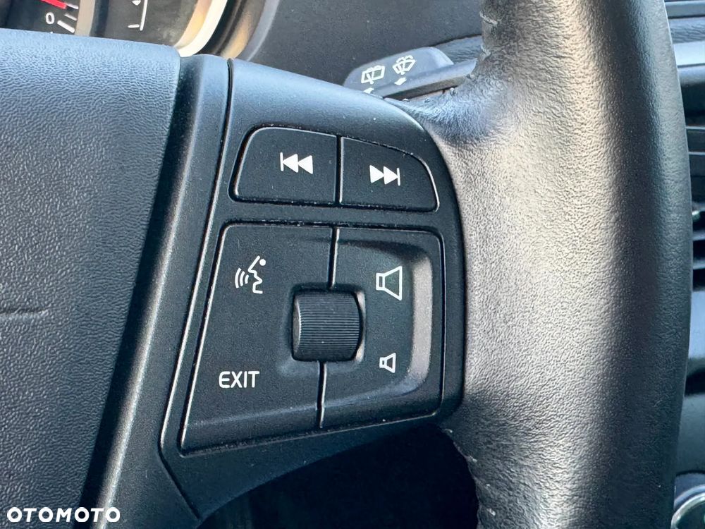 Volvo V40 D2 Momentum - 25