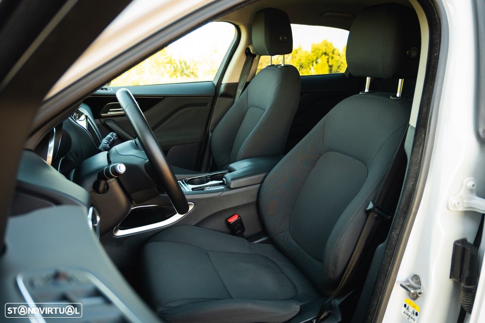 Jaguar F-Pace 2.0 i4D Pure - 19