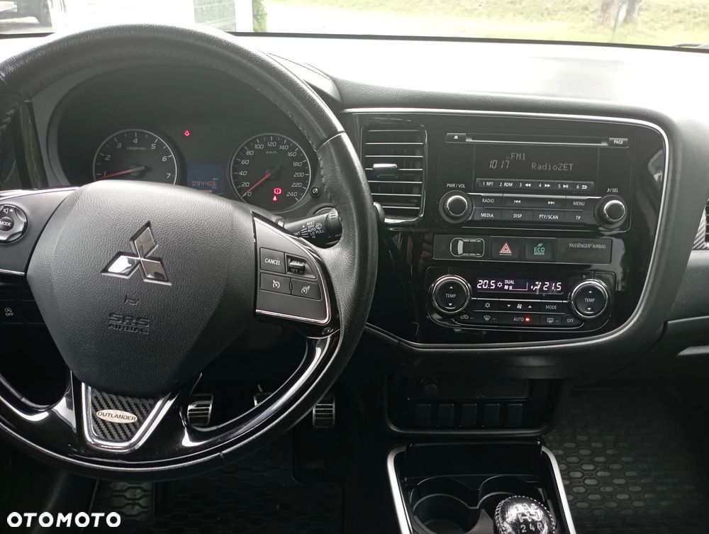 Mitsubishi Outlander 2.0 Invite + 2WD - 7