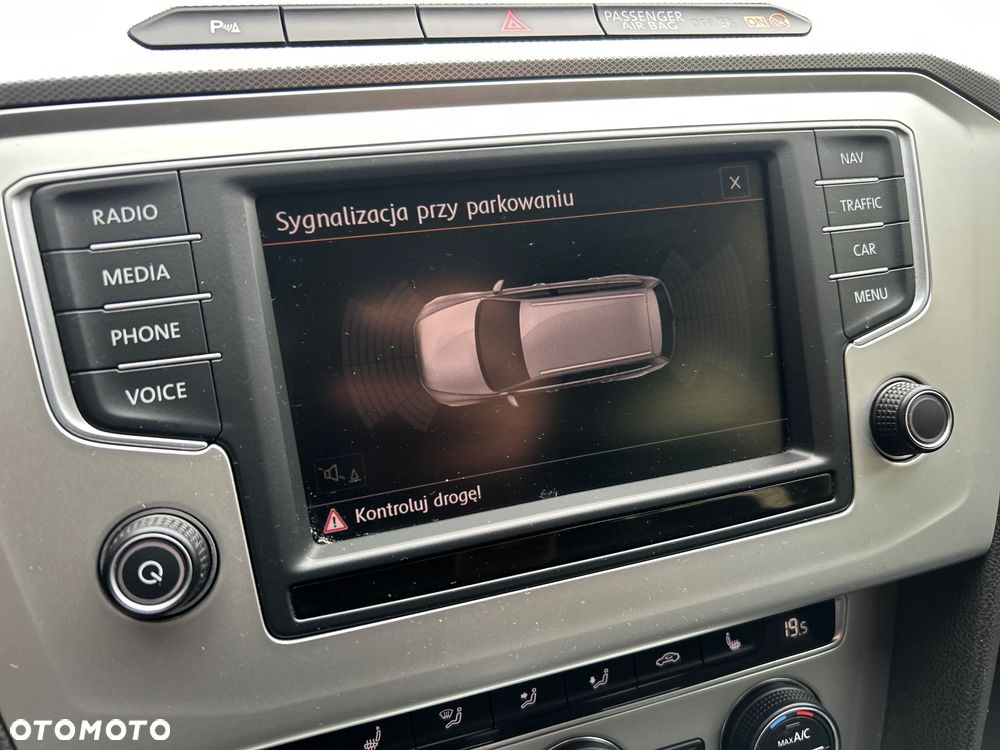 Volkswagen Passat Variant 2.0 TDI SCR DSG Comfortline - 18