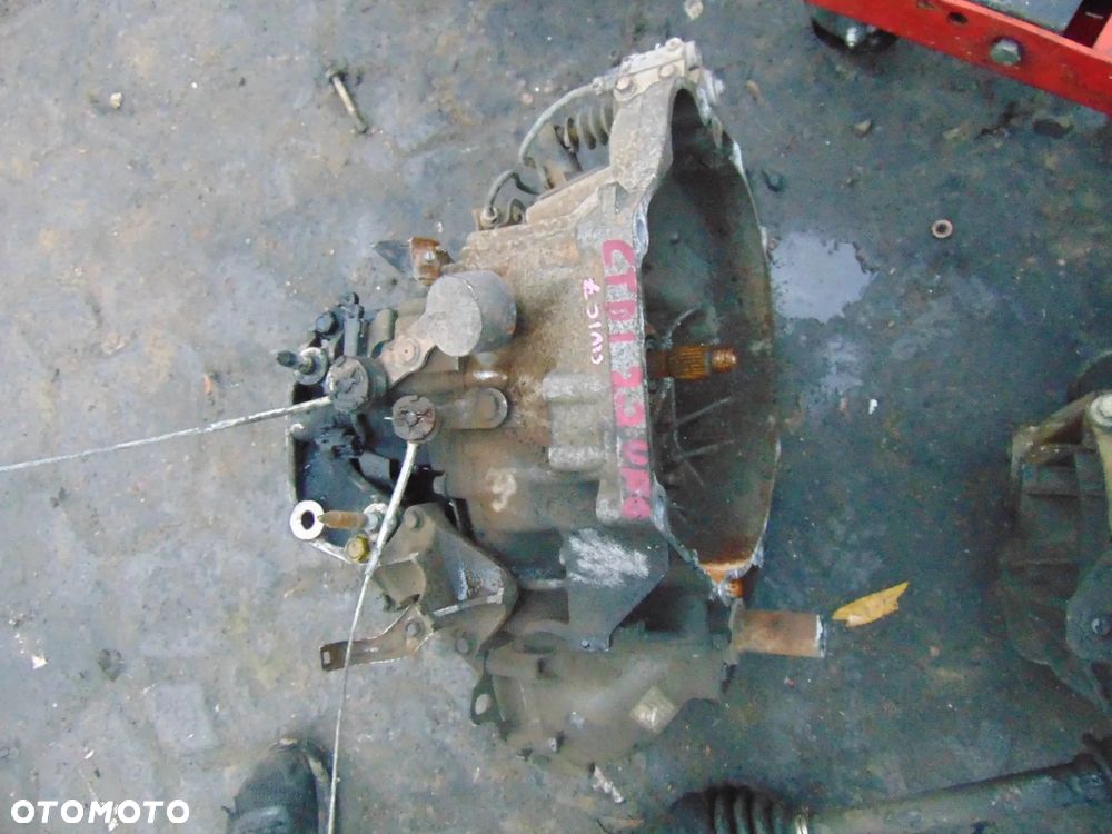 Skrzynia biegów honda civic 8 ufo 2,2 citd - 4