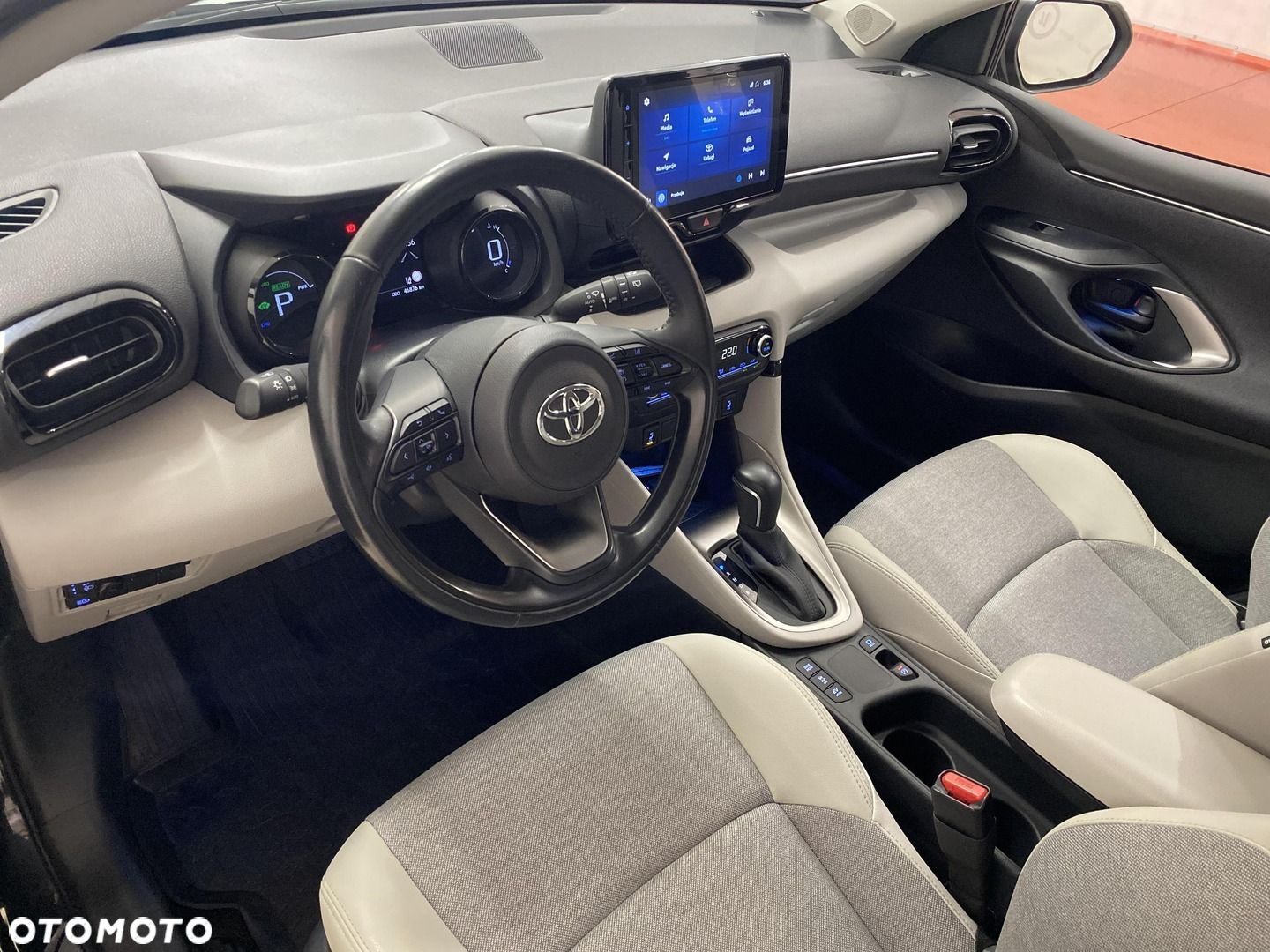Toyota Yaris Hybrid 1.5 Executive - 10