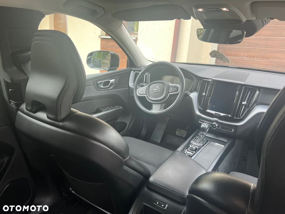 Volvo XC 60 D4 AWD Geartronic Momentum - 8