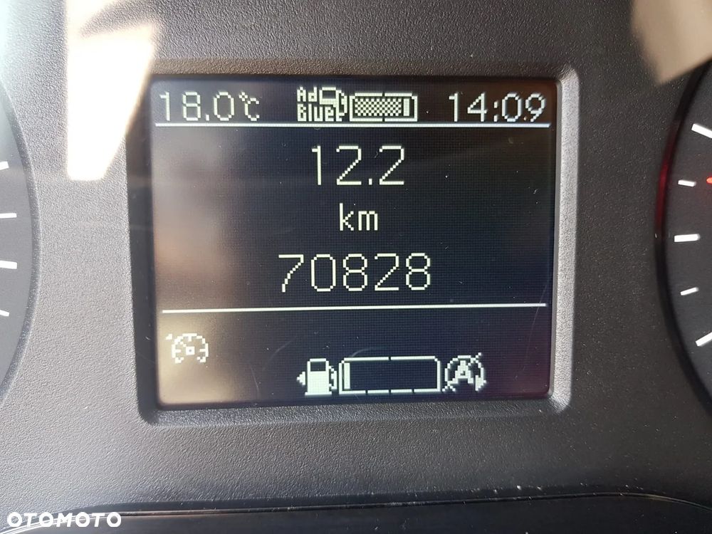 Mercedes-Benz Sprinter - 14