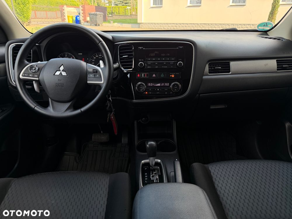 Mitsubishi Outlander 2.2 DI-D 4WD Automatik Instyle - 23