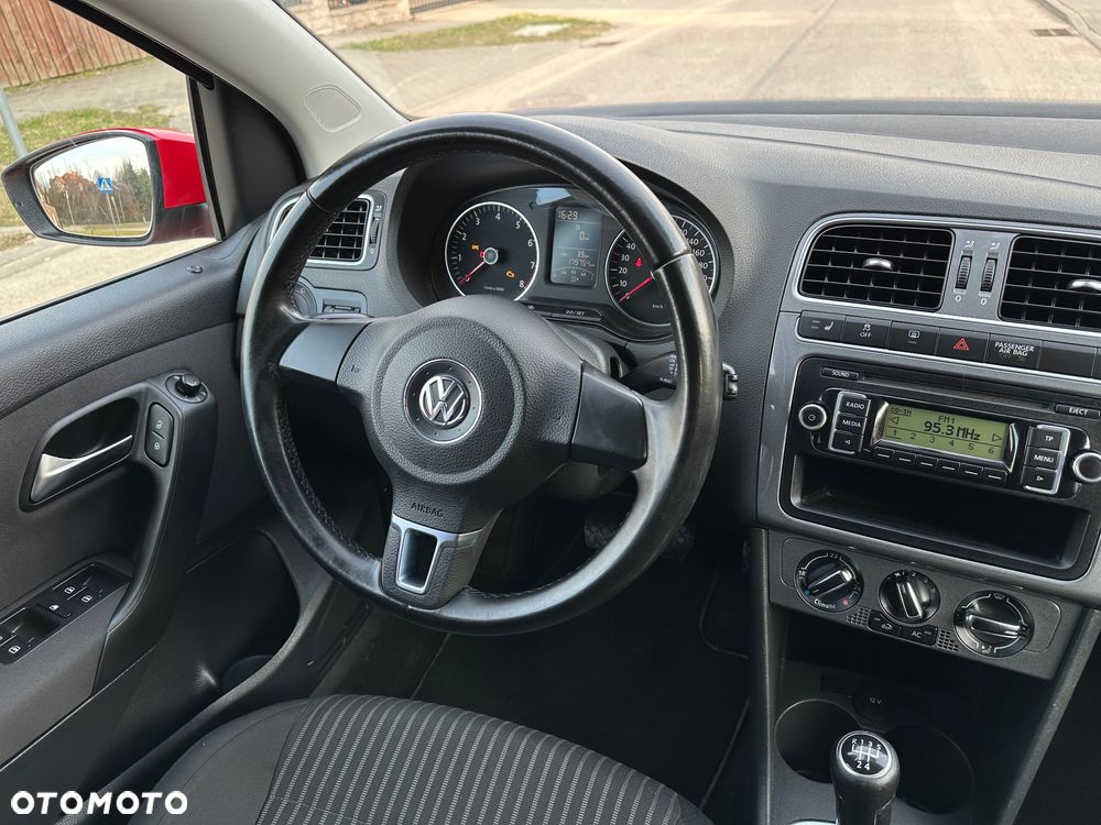 Volkswagen Polo 1.4 16V Comfortline - 22