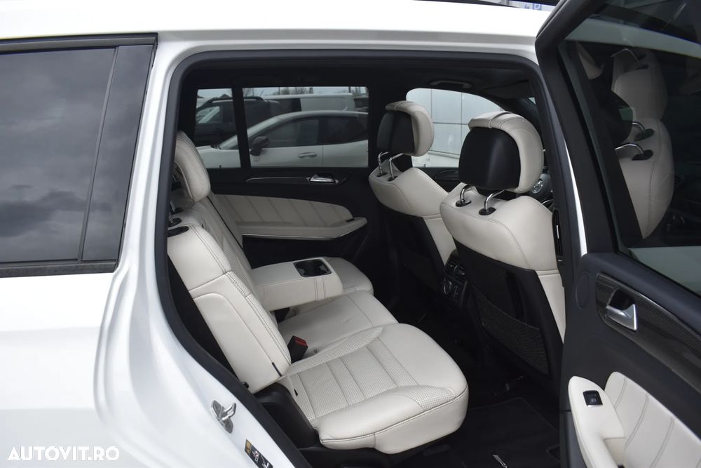 Mercedes-Benz GLS - 22