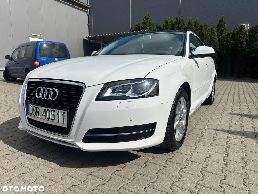 Audi A3 Sportback 1.6 TDI DPF Attraction S tronic - 2