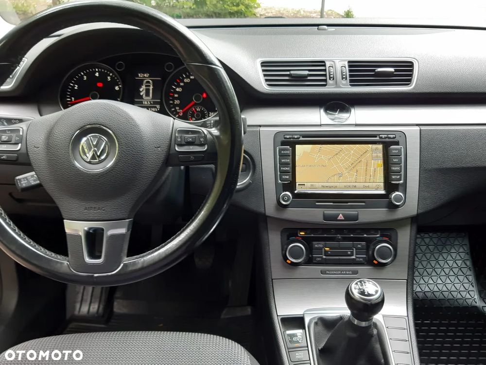 Volkswagen Passat 1.8 TSI Comfortline - 8