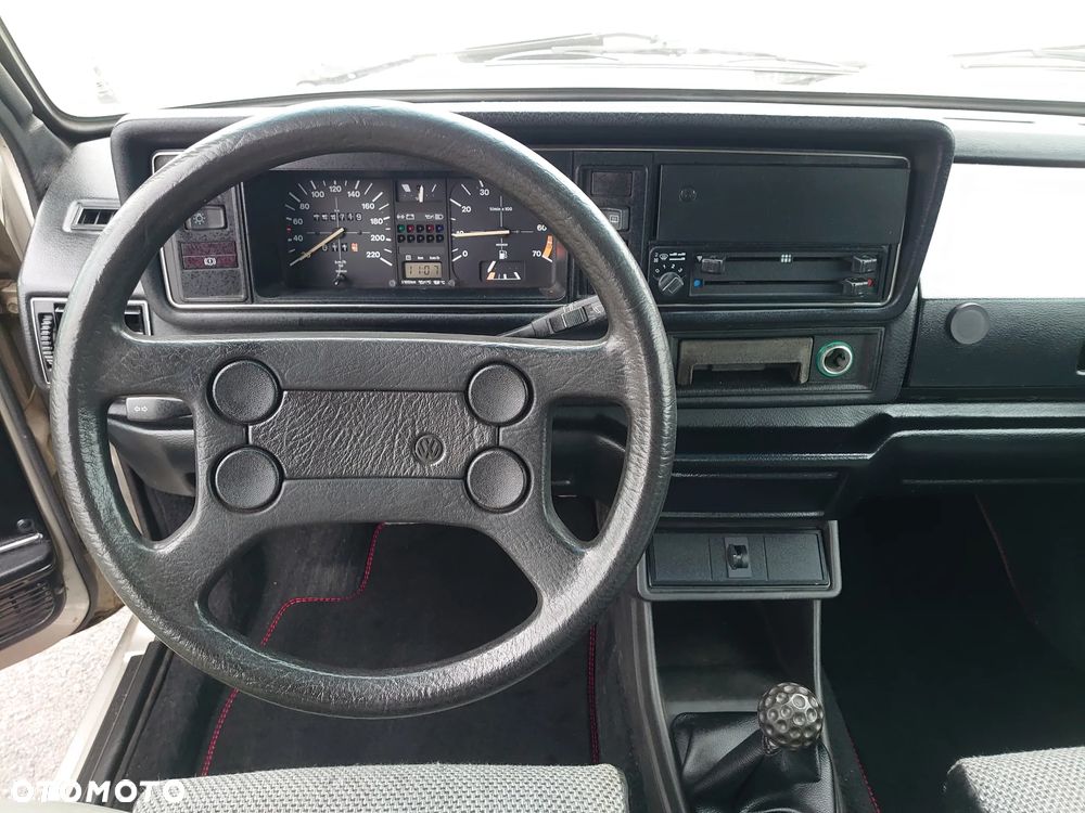 Volkswagen Golf 1.8 GTI - 11
