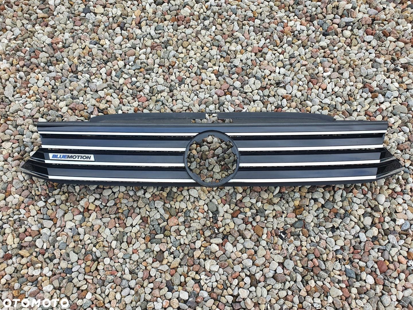 Grill atrapa VW Passat B8 rok 15-19 - 1
