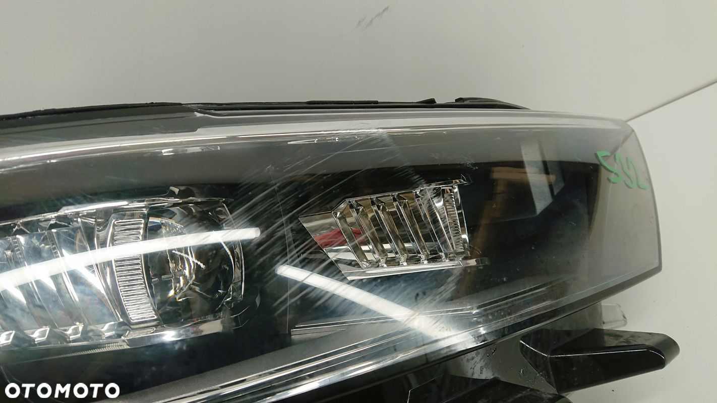 VW T-roc 2GA LED lampa prawa przednia - 4