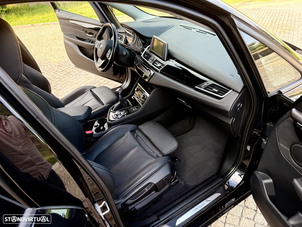 BMW 216 Active Tourer d Line Sport - 29