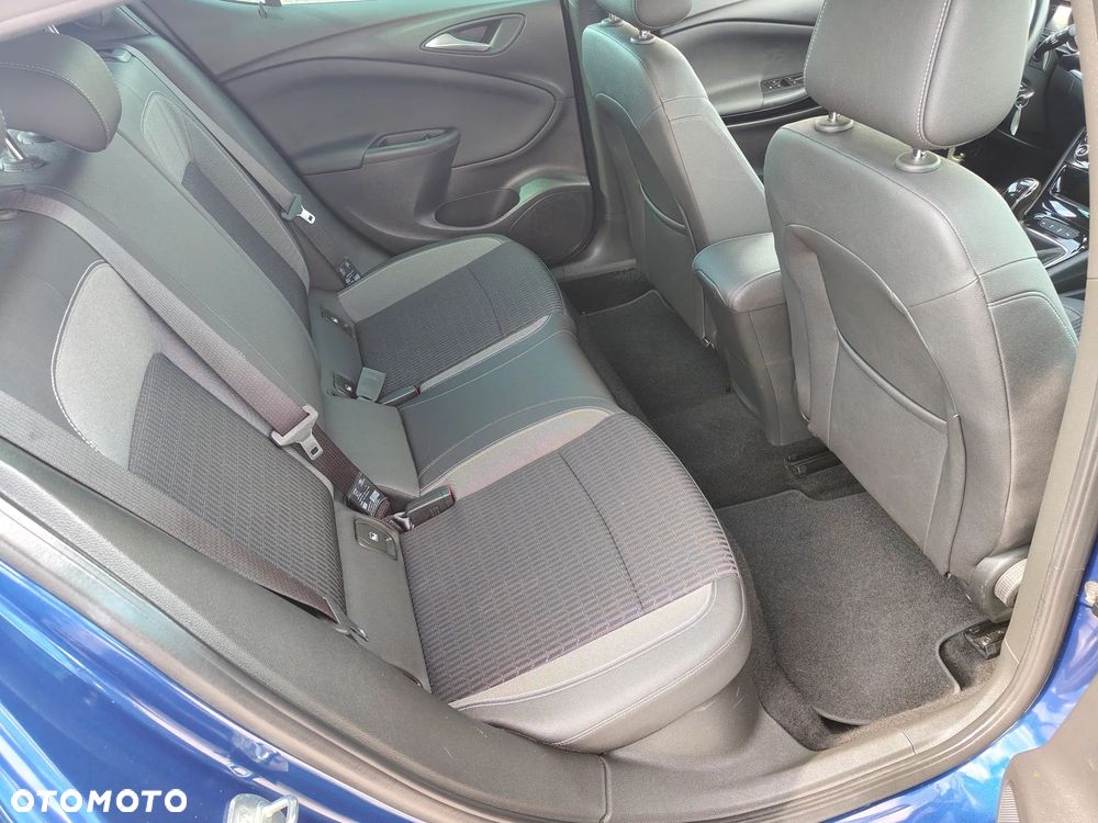 Opel Astra 1.2 T Business Elegance S&S - 38