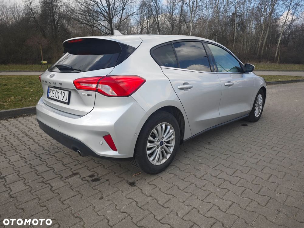 Ford Focus 1.0 EcoBoost Hybrid TITANIUM - 5
