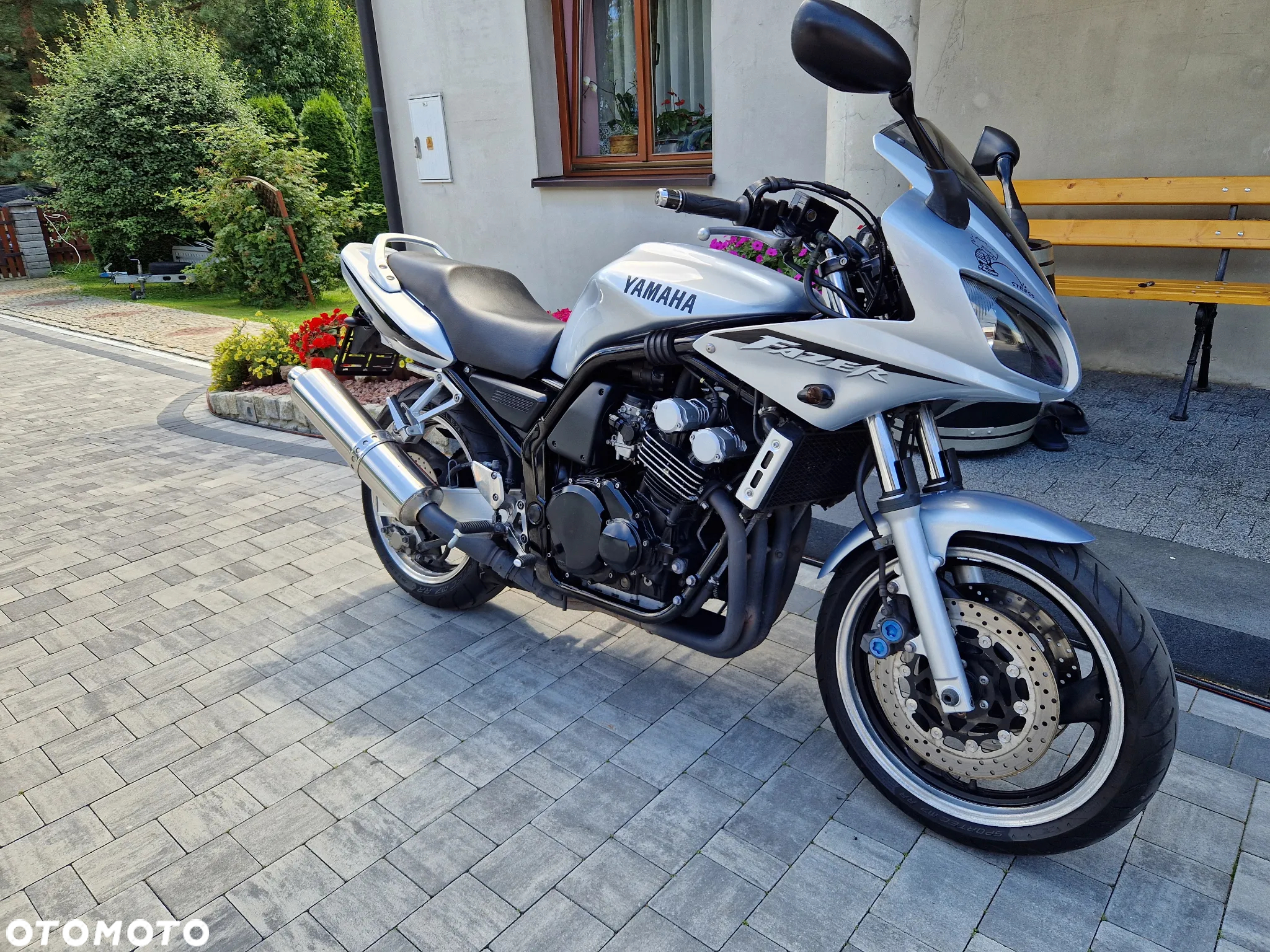 Yamaha FZS - 2