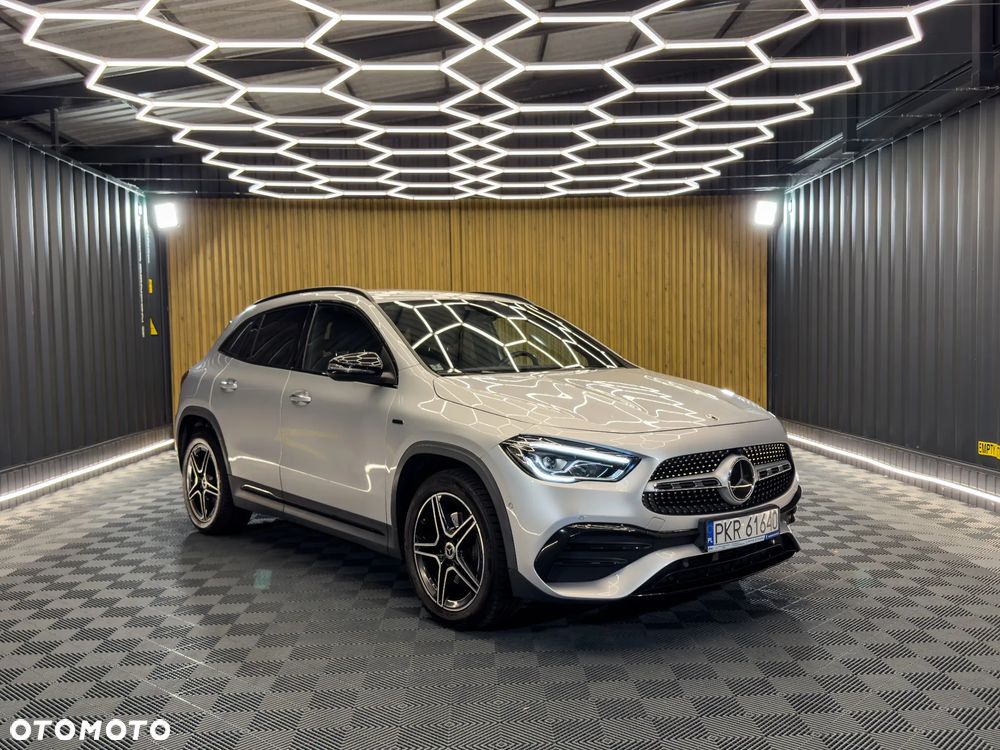 Mercedes-Benz GLA - 1