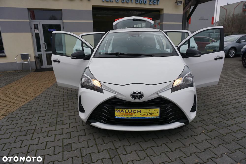 Toyota Yaris 1.0 VVT-i Team Deutschland - 15