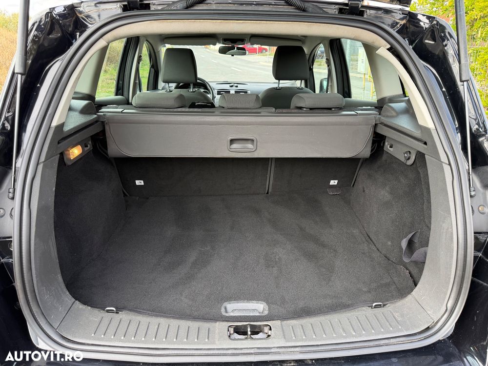 Ford Kuga - 12