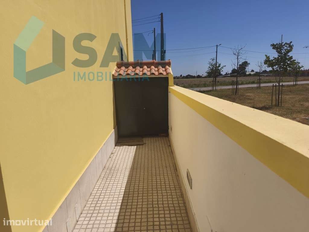 Apartamento T4 com Terraço Privativo, Amplas Áreas e Excelente Espa... - Grande imagem: 3/31