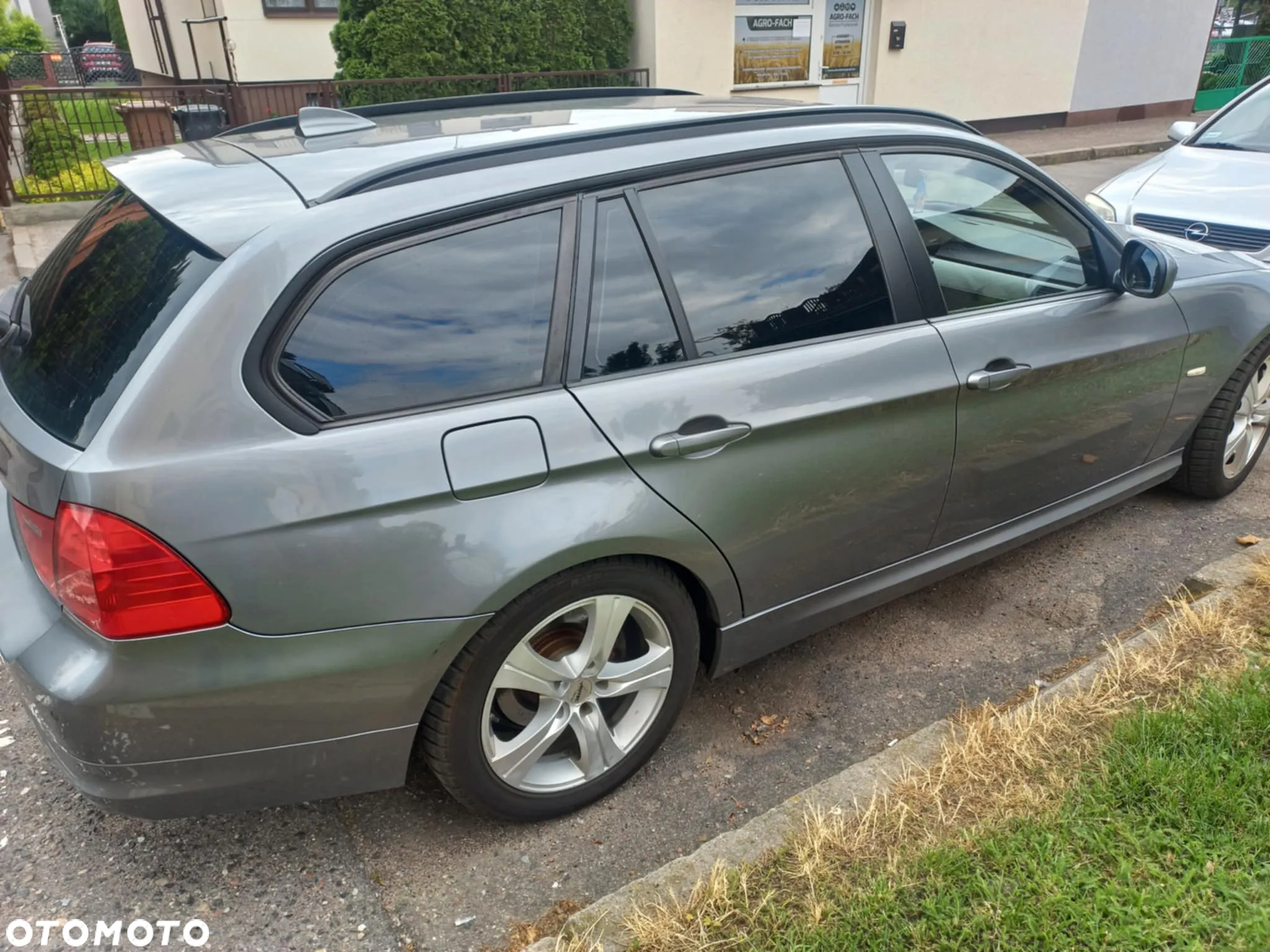 BMW Seria 3 318d - 4