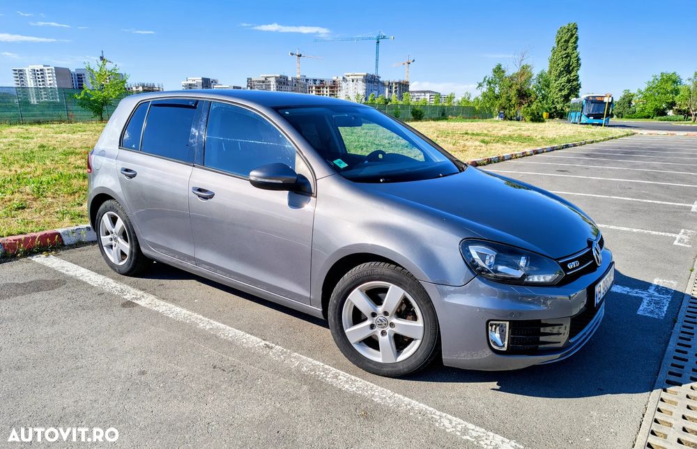 Volkswagen Golf 2.0 TDI BlueMotion Technology Highline - 4