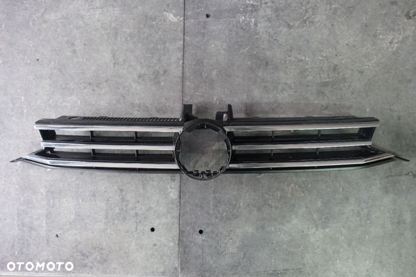 ATRAPA GRILL VW TOURAN 15r.- 5TA853653B