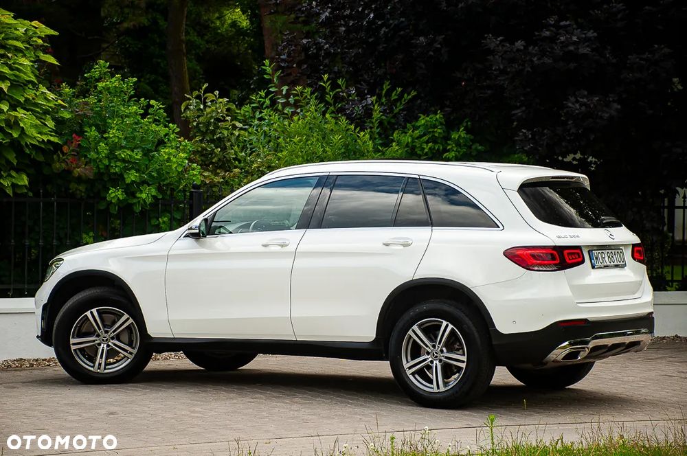 Mercedes-Benz GLC 300 4Matic 9G-TRONIC AMG Line - 18