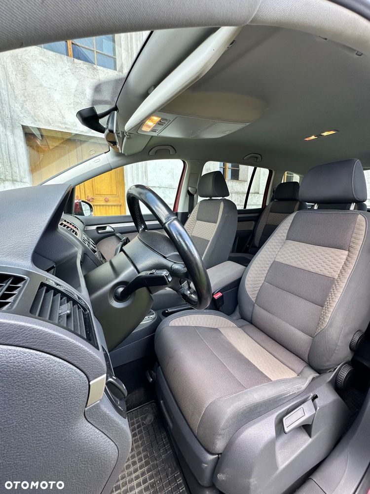 Volkswagen Touran 1.4 TSI DSG Cross - 27