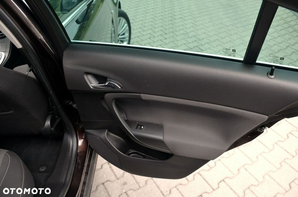 Opel Insignia - 21